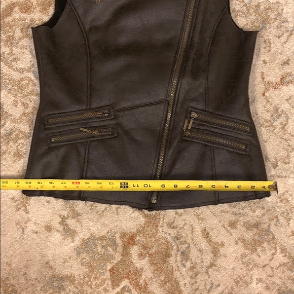 Yoki Fun Faux Fur Vest - Size Large - Picture 14 of 14